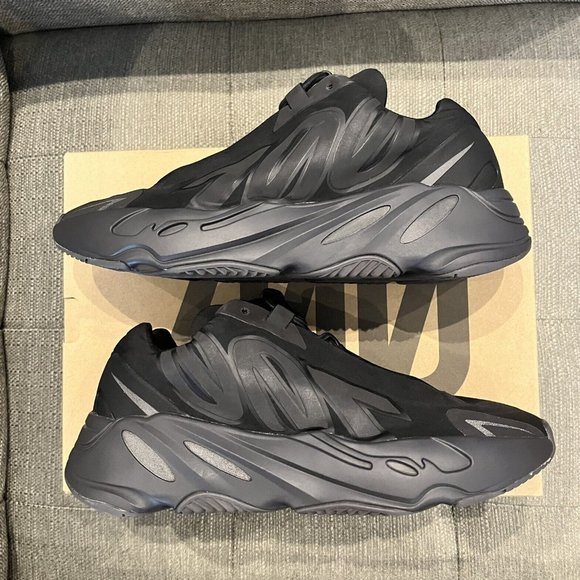 Size 11 Adidas Yeezy Boost 700 MNVN Triple Black Used Very Good Condition 9/10 main image 5